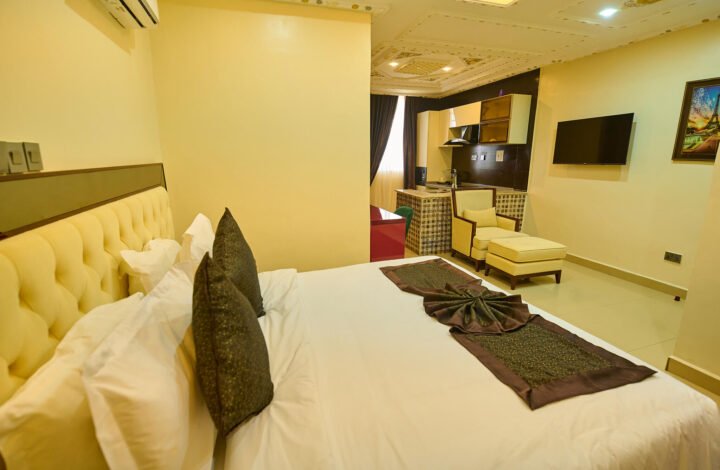 KING’S BUSINESS SUITE